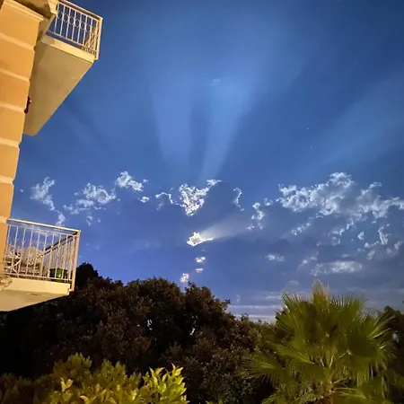 Le Gatsby 3 Etoiles - Tennis - Vue Йер