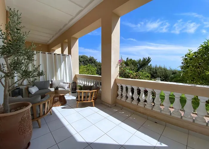 Apartment Le Gatsby 3 Etoiles - Gde Terrasse -tennis - Vue Hyeres
